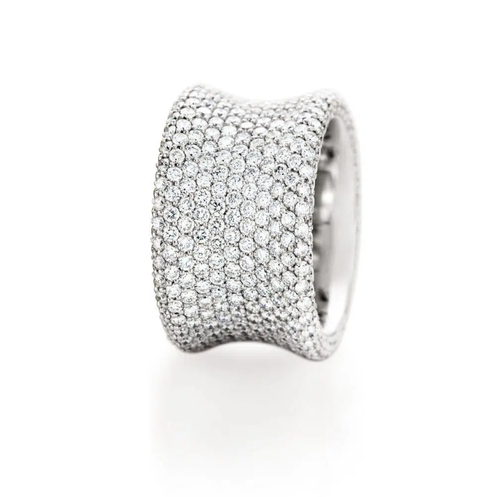 Resonance – Pavee Diamond Ring – White Gold  6,80ct.